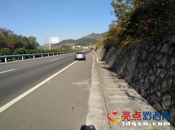 駛離現(xiàn)場(chǎng).jpg