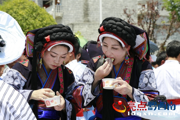享受勞動成果 劉學(xué)蘭攝.jpg